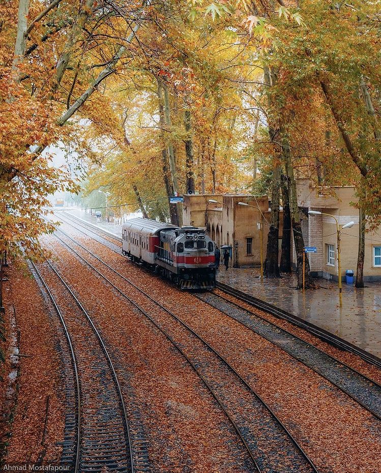 aZionistHunter's tweet photo. A ferrovia nacional do #Irã inscrita na Lista do Patrimônio Mundial da @UNESCO como o 25º patrimônio cultural tangível do condado. A Ferrovia conecta o Mar Cáspio no nordeste com o #GolfoPérsico no sudoeste cruzando das quatro áreas climáticas diferentes.
#IranInRealityy https://t.co/kOYzg71z9Y