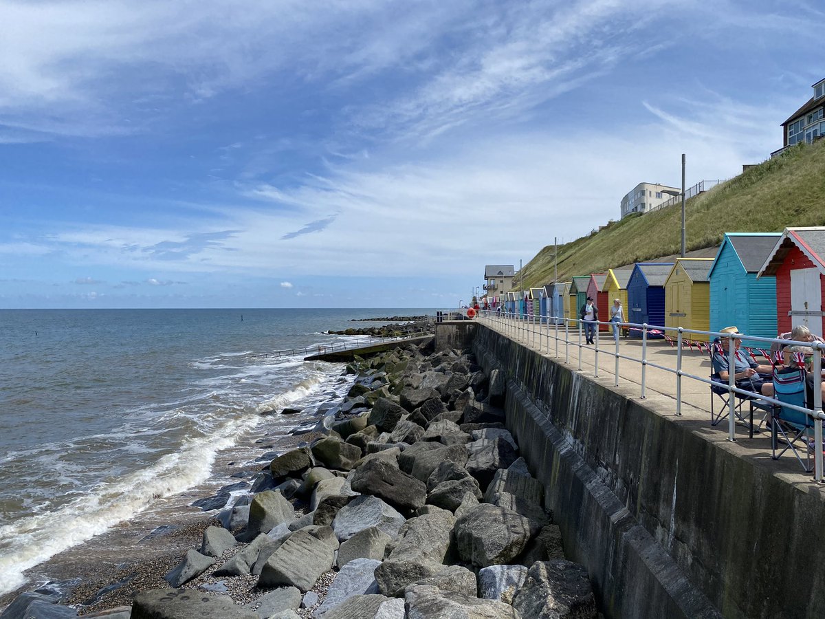 BGS_Geography's tweet photo. A full afternoon of #fieldwork in a busy Sheringham today with #BGSY10 #surveys #EnvironmentalQuality #Landuse #traffic #OutdoorClassroom https://t.co/nZo93EpM1r