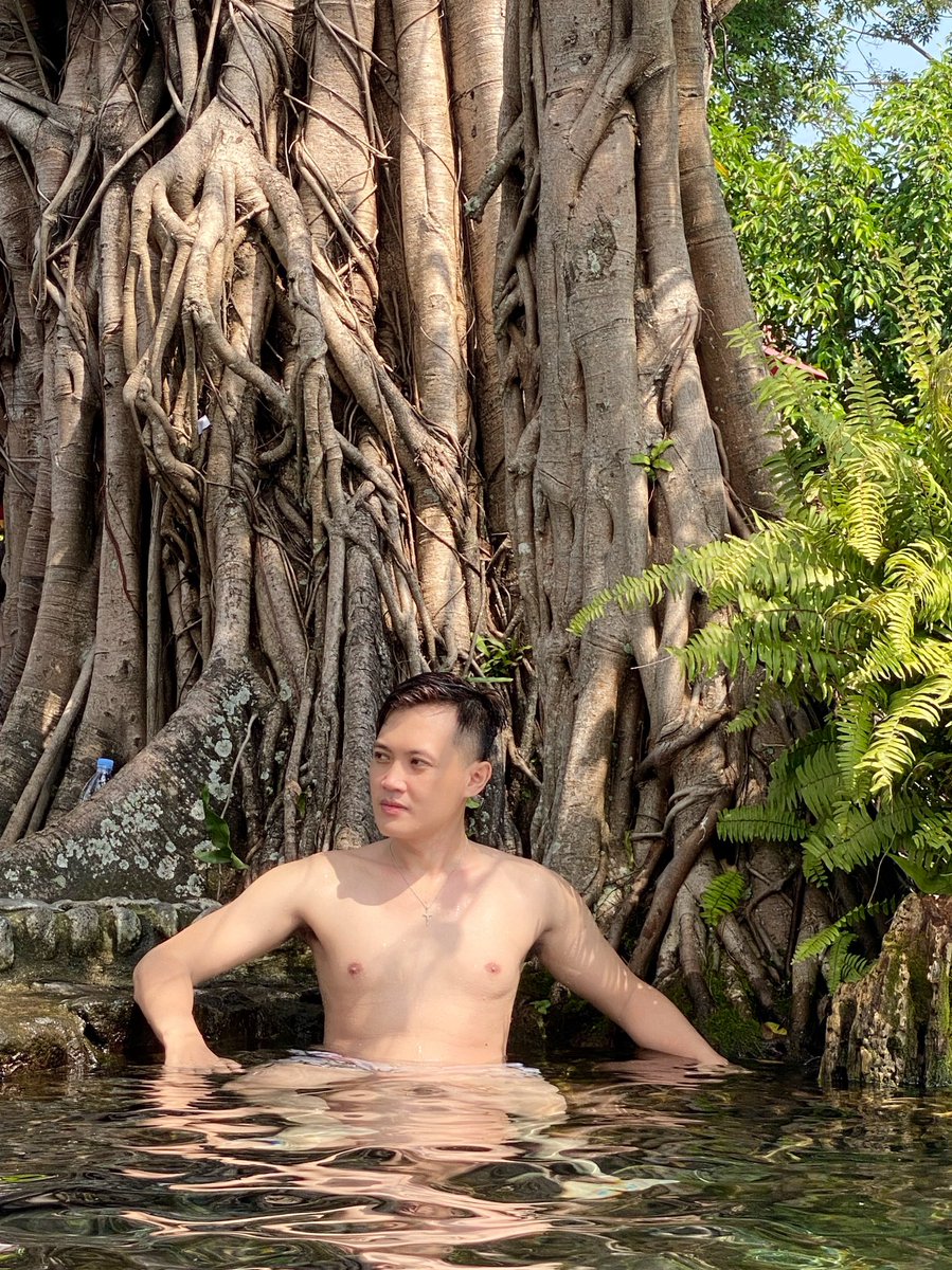 EazMarzel's tweet photo. Bukan munafik,, setelah melihat fisik kemudian mencari kenyamanan.. #umbul #klaten #holiday  #viral https://t.co/y6VKU5h8WC