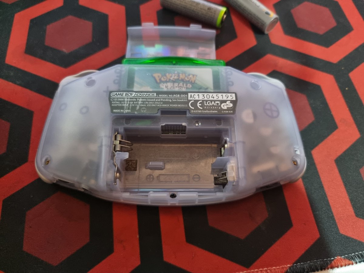 badoomtch's tweet photo. @DanielCake I'd part with this one from my collection for £40 of you're interested. I'm honestly not sure if the housing is original, but it works and had clean battery terminals. Feel free to DM me. https://t.co/aVsTcgrrg7