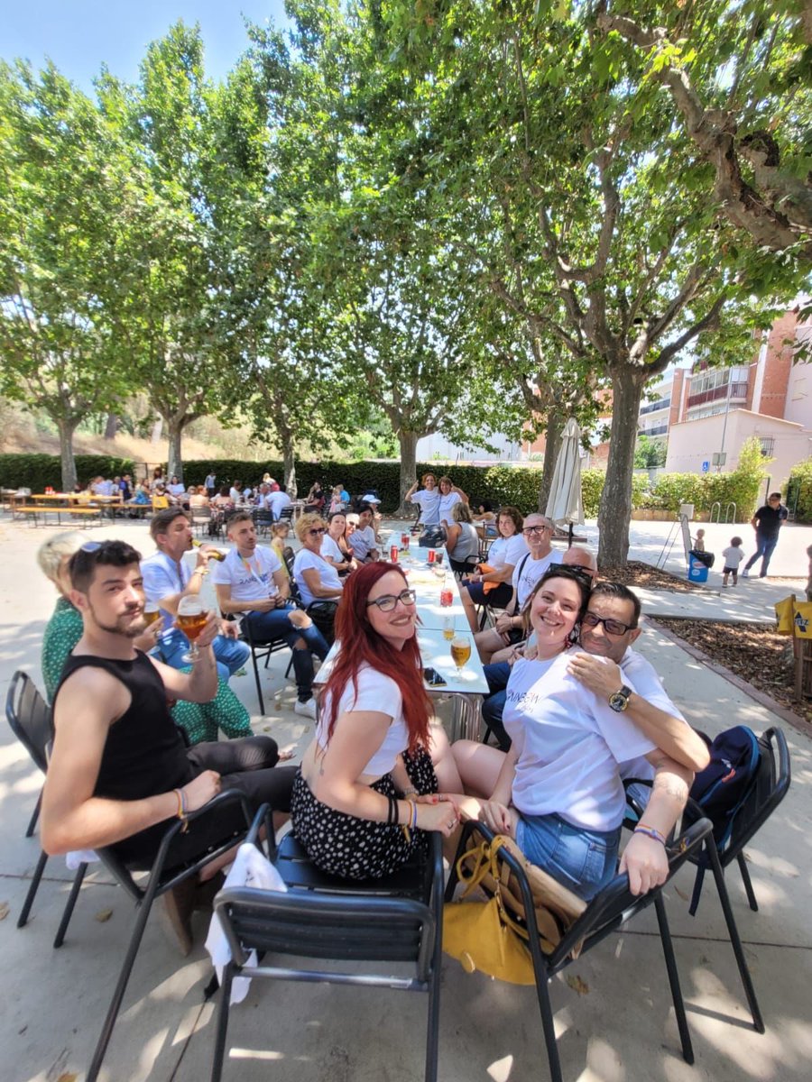 Vermut amb l’entitat Rainbow dins les activitats del mes de l’orgull 

Següent parada: lectura del manifest per l’alliberament LGTBI, el proper dia 28 a les 19:00 a la plaça de l‘Ajuntament 

#MolinsdeRei