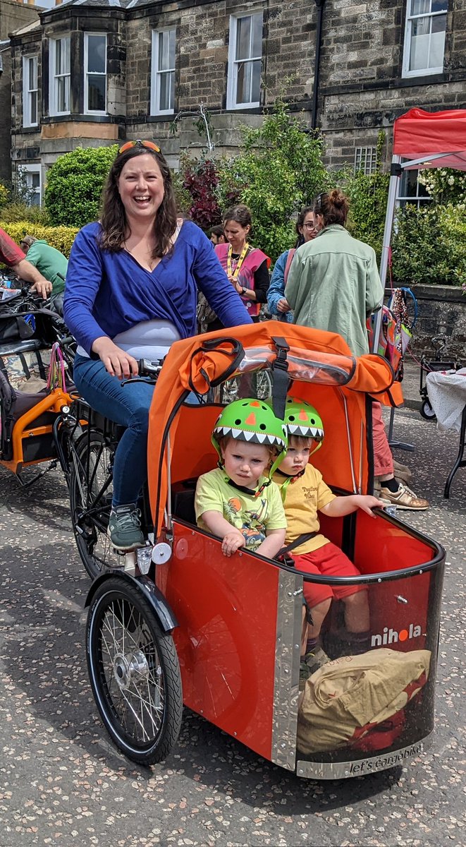 SolarScot's tweet image. Great fun at Bikefest today! Amazing work by all the volunteers and organisers @EnergyPorty and @ActionPorty a lot of bike powered smoothies were enjoyed 🍓🍍🍌
