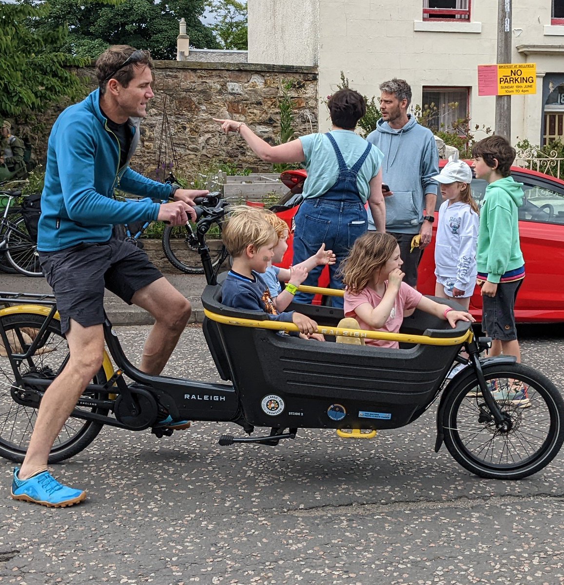 SolarScot's tweet image. Great fun at Bikefest today! Amazing work by all the volunteers and organisers @EnergyPorty and @ActionPorty a lot of bike powered smoothies were enjoyed 🍓🍍🍌