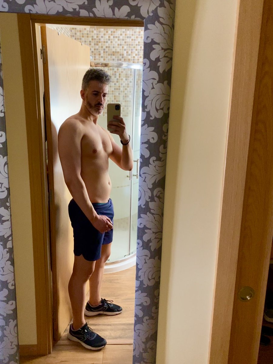 AlbertWheat's tweet photo. En este espejo siempre me he visto más delgado que en otros pero ahora que tengo más masa muscular me veo más grande y eso que estoy en 80 kg (-6 kgs que hace 3 meses).

#FitnessMotivation #ProgresoGym https://t.co/90QrT9qbds