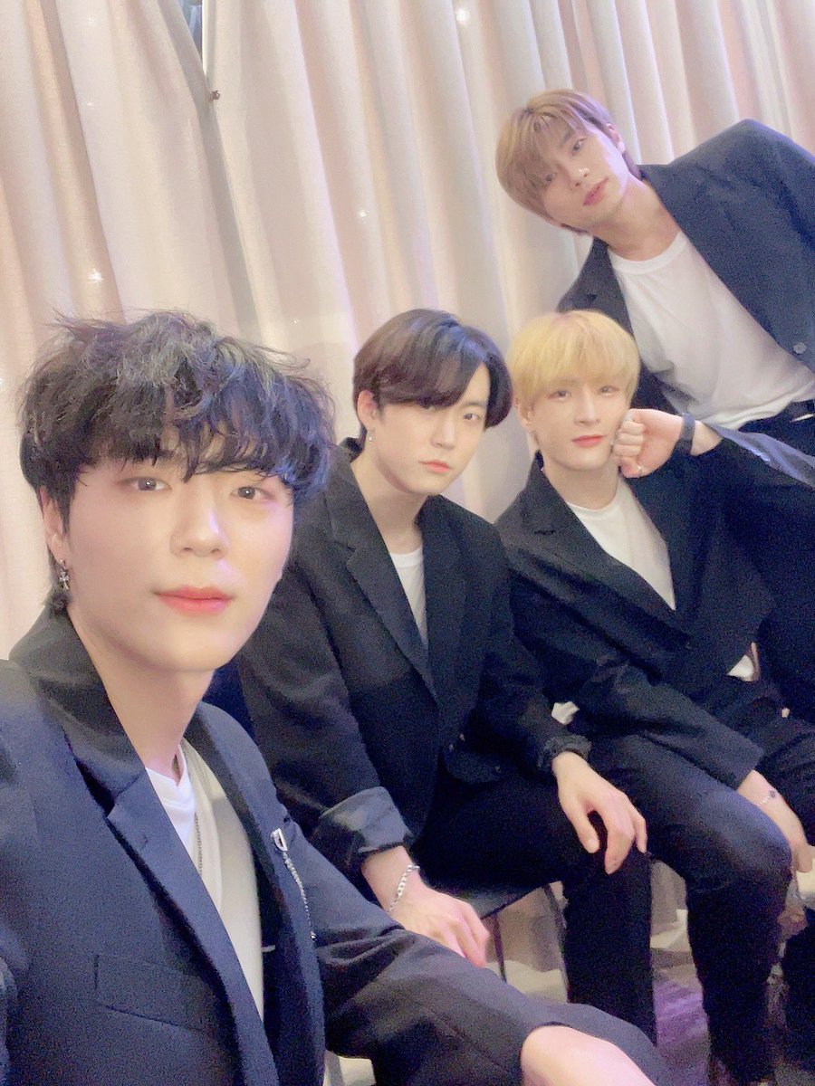 ZPZG_Brazil's tweet photo. 📸 | 31.05.2022 • Atualização na conta do ZPZG.

“[#ZPZG][#지피지기][#ジピジギ]
Amanhã já é a última apresentação😭😭
Preparámos uma grande apresentação amanhã.
Muitas pessoas virão, certo?🥰🥰🥰
Vamos nos divertir no último show de amanhã!🤗”

🔗https://t.co/31Ytcmbsey

#ZPZG https://t.co/4A74dxEli2
