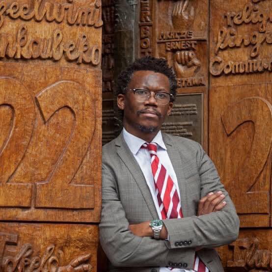 Lux_September's tweet photo. On the question of #WSUConvocation Leadership, there is no doubt in my mind thay we must retain the best skills and talents.
We cannot change a winning Coach. We must therefore support #TembekaNgcukaitobi to CONTINUE as WSU Convocation President
The best amongst us must LEAD https://t.co/eyTOuVLmBz