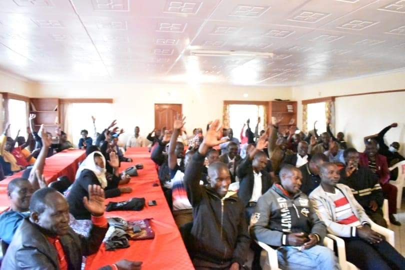 MaangiJoash's tweet photo. Met with grassroot leaders from South Mugirango and we agreed to work together to deliver the win for Dr. William Ruto, and the Kisii County Kenya Kwanza Team that includes Hon. Ezekiel Machogu, Hon. Migos Ogamba, Hon. Teresa Oroo, their Mp Hon. Sylvanus Osoro and I

#KenyaKwanza https://t.co/GLfsxvXabO