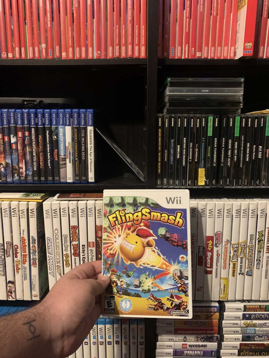 The_retro_pixl's tweet photo. Random game off the shelf #254. If I remember right I got this game at a gas station many years ago believe it or not. It’s a fun and unique little game. I really enjoyed how all the characters looked in the game it’s what I remember the most from this game. #FlingSmash #Wii https://t.co/lgfp4egUa7
