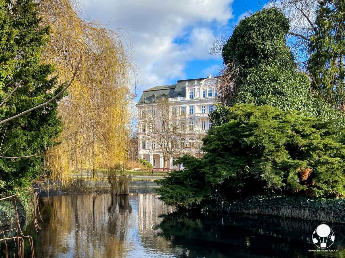 BeRightBackIT's tweet image. ✨Perché visitare Teplice, la località termale più antica del centro Europa✨

➡️ berightback.it/visitare-tepli…

Meglio tardi che mai, ecco 5 ottime ragioni per aggiungere al vostro prossimo itinerario in #RepubblicaCeca la "mia" #Teplice, città termale dal grande prestigio #visitcz