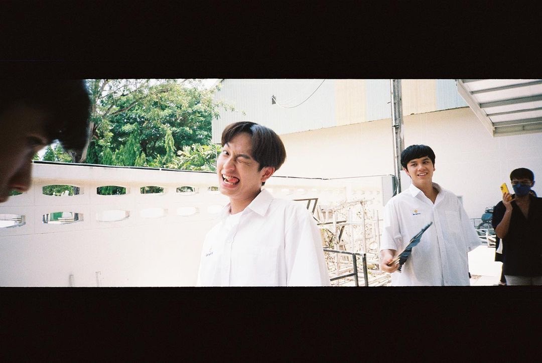 misterkanomroo's tweet photo. คูมตำหนวดคะ! มีคนคลั่งรักค่ะ!!! ทำไมต้องมองเพื่อนด้วยสายตาเอ็นดูขนาดนั้นด้วยคะกอระพัด #ลักยิ้มกินพีช https://t.co/8yb6ED4uNh