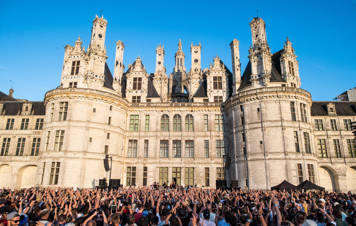 Le patrimoine, c’est joyeux. A l’époque de François 1er, Chambord était aussi un lieu de fête où la musique qui était jouée l’était pour faire danser.

#MuseumWeek 💃🕺
#danseMW #DanceMW

📸 <a href="/Maxime_Chermat/">Maxime Chermat</a>