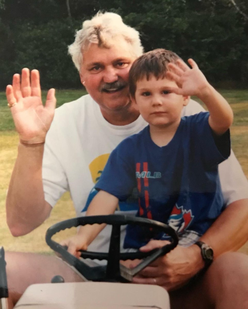 CornellMHockey's tweet photo. This one goes out to all the hockey dads. Happy Father’s Day! #YellCornell https://t.co/pbMPADB8fP