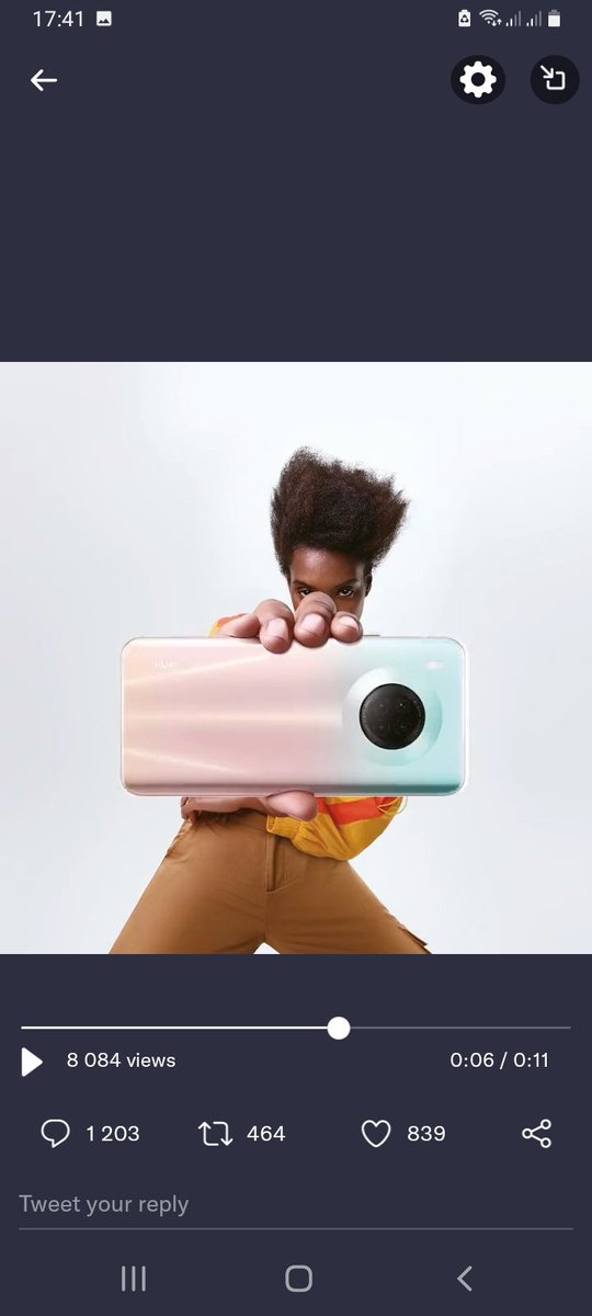 NdabandabaSbup's tweet photo. @HuaweiZA #huaweinovay9a https://t.co/yQEJG4agYT