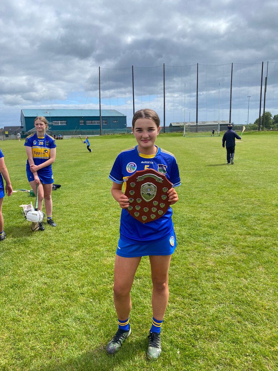 BBGCamogie's tweet photo. ⭐️3 Munster medals for BBG girls⭐️
Congratulations to Alice Purcell winning with Tipp  U14 Bs. 
And to Aoibhin and Sinead winning for Tipp U14s A. 
Our 3 girls played fantastic as usual today wearing the blue and gold with pride.
We are very proud of you 💚💛@camogietipp https://t.co/ymNmoRAzj1