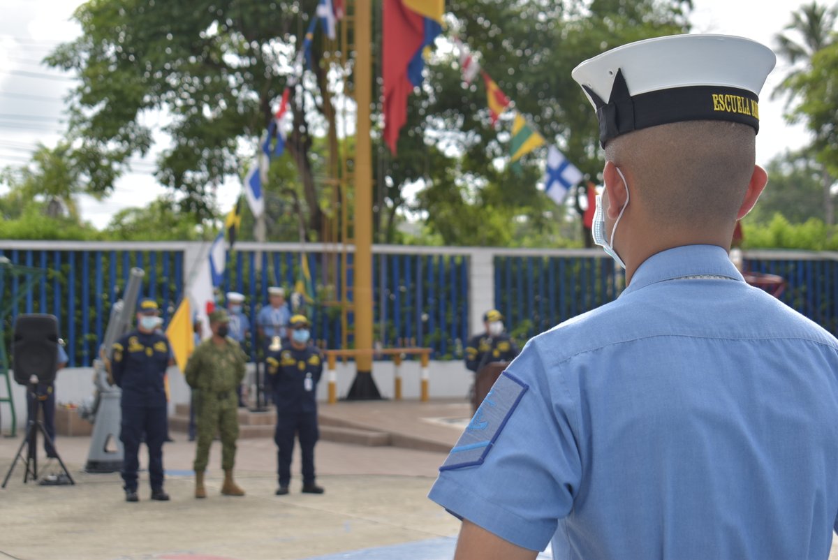 EscuelaSubNaval's tweet photo. Recibimos la visita de los integrantes del Programa Integral para Suboficiales de Alta Jerarquía #PISAJ en nuestra @EscuelaSubNaval donde conocieron las capacidades con las que cuenta la @ArmadaColombia   para la formación de los futuros #SuboficialesNavales🇨🇴 https://t.co/DSu0fZ3Z6f