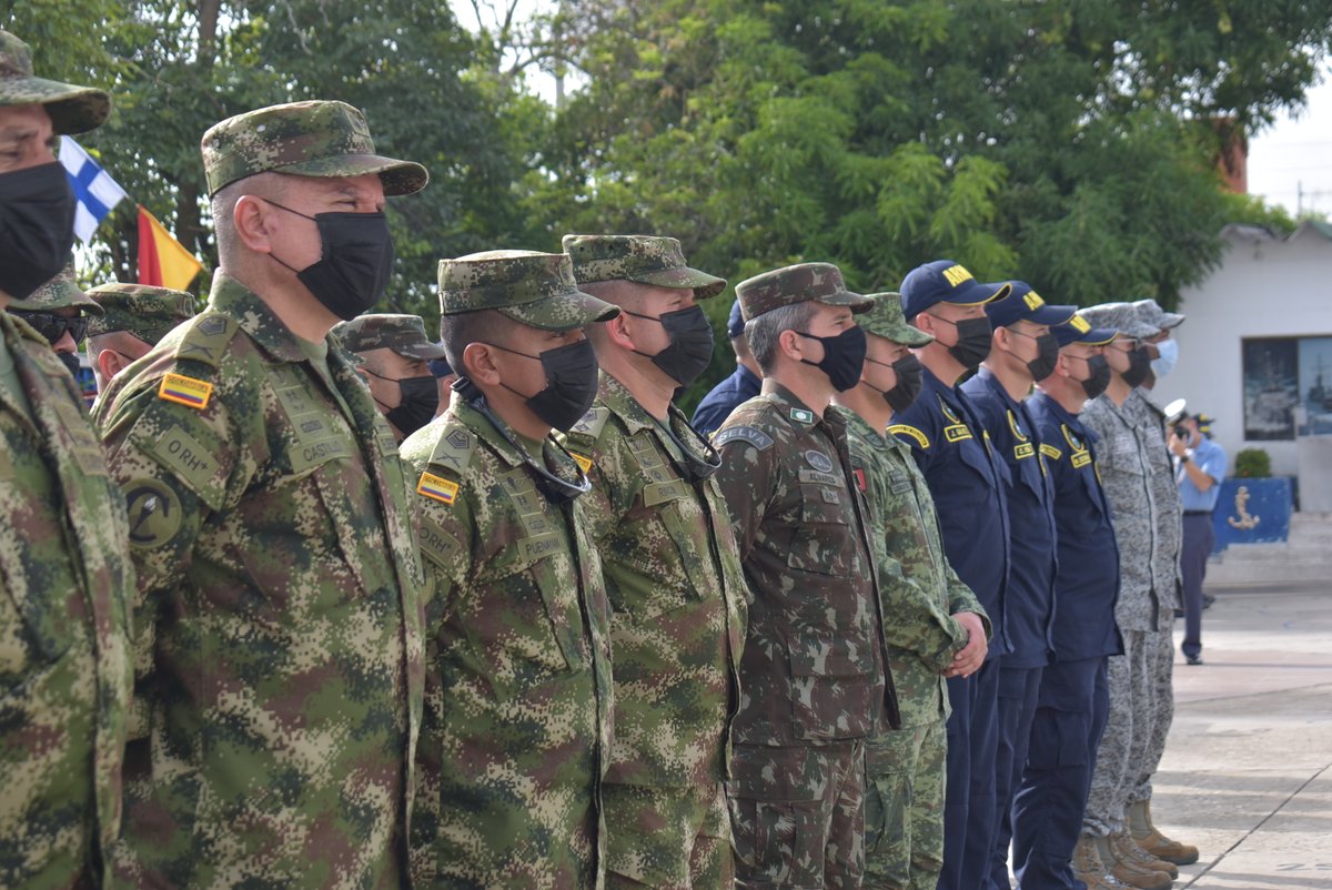 EscuelaSubNaval's tweet photo. Recibimos la visita de los integrantes del Programa Integral para Suboficiales de Alta Jerarquía #PISAJ en nuestra @EscuelaSubNaval donde conocieron las capacidades con las que cuenta la @ArmadaColombia   para la formación de los futuros #SuboficialesNavales🇨🇴 https://t.co/DSu0fZ3Z6f