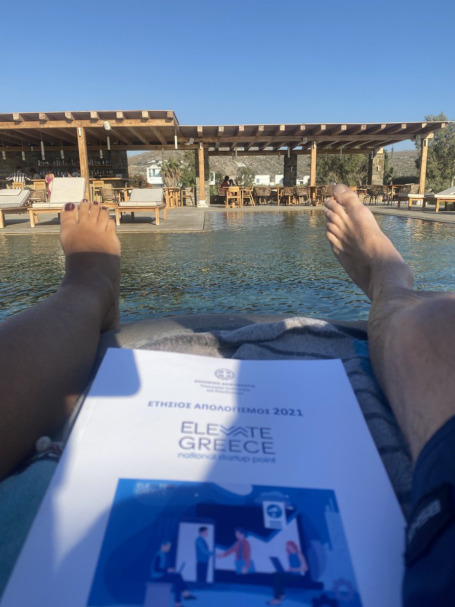 While I just turned 37, it is time for a quick retrospective 🧵:
10+ years ago, I quit my highly paying top-tier investment bank job in #london to move to #naxos Greece, while not knowing anyone there nor a single Greek word.