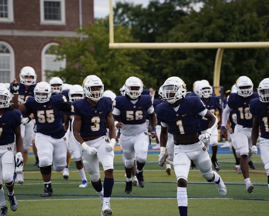 Crook36's tweet photo. Happy Father’s Day! Thank you for everything you do! #GoEagles🦅@WHHSFootball_ https://t.co/3DSjloDoSw
