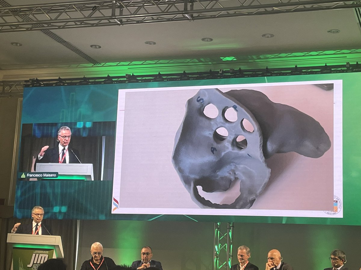 CurioJonathan's tweet photo. #3Dprinting for procedural planning:
@drmaisano showing his 3D printed model, that he "always has with him" to explain trans-septal puncture
❓should we all get/print one to better understand/plan procedures?
#JIM22 @DrArifK @aayshacader @ABeneduceMD @sabeedak1 @KardiologieHH https://t.co/ebONnOy2n5
