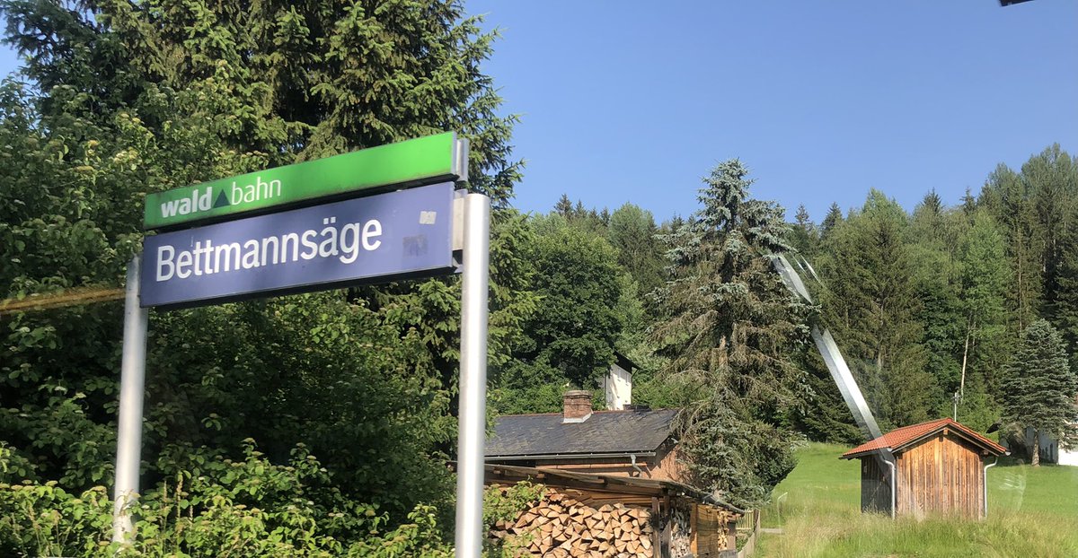 JuergenMistol's tweet photo. Bahnzeit in #Bettmannsäge #Waldbahn #zugfahrenmachtglücklich #bahnzeit https://t.co/0m0xyfmOIU