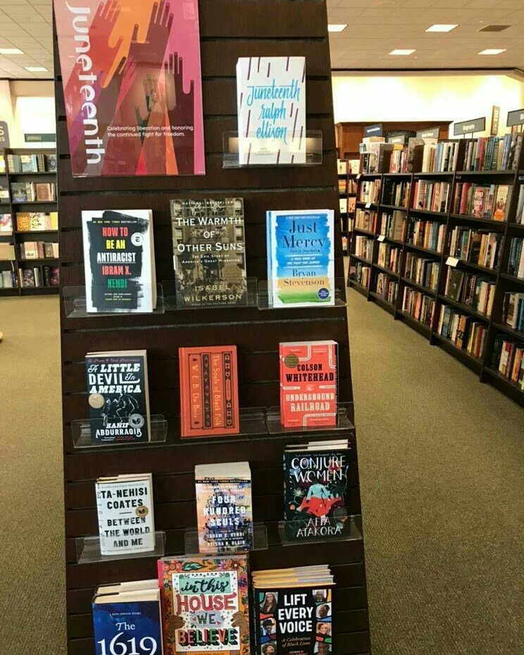 BNmadisonwest's tweet photo. #BNMadisonWest is celebrating #Juneteenth! Come shop with us and check out these displays and more. https://t.co/llsYOiEZHh