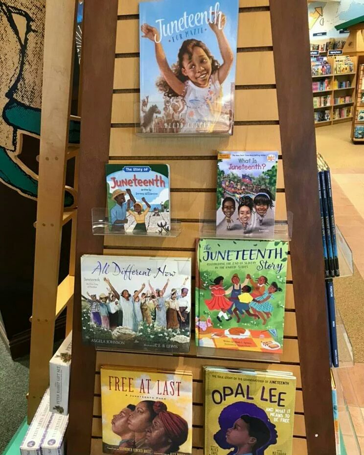 BNmadisonwest's tweet photo. #BNMadisonWest is celebrating #Juneteenth! Come shop with us and check out these displays and more. https://t.co/llsYOiEZHh