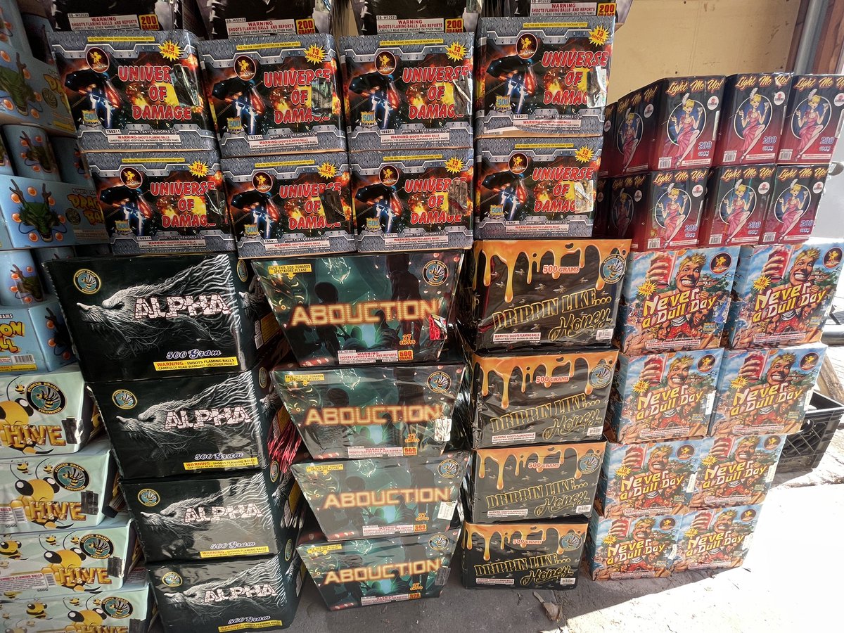 tunty_mh's tweet photo. Fireworks on deck
Best prices around
Holla @ me https://t.co/8wBe5L6QvX