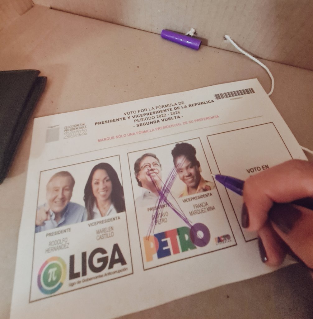 Kta_Gonzalez's tweet photo. #PetroPresidente mi voto hoy es de convicción de entender las necesidades de los demás y no sólo las mías, tenemos muchas cosas por mejorar y por eso necesitamos un cambio. https://t.co/vB2XugrRqF
