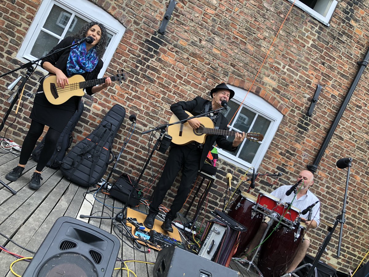 zerodeglouth's tweet photo. Culture at the Canal #Louth amazing #music today. https://t.co/mOGWPbJEx6
