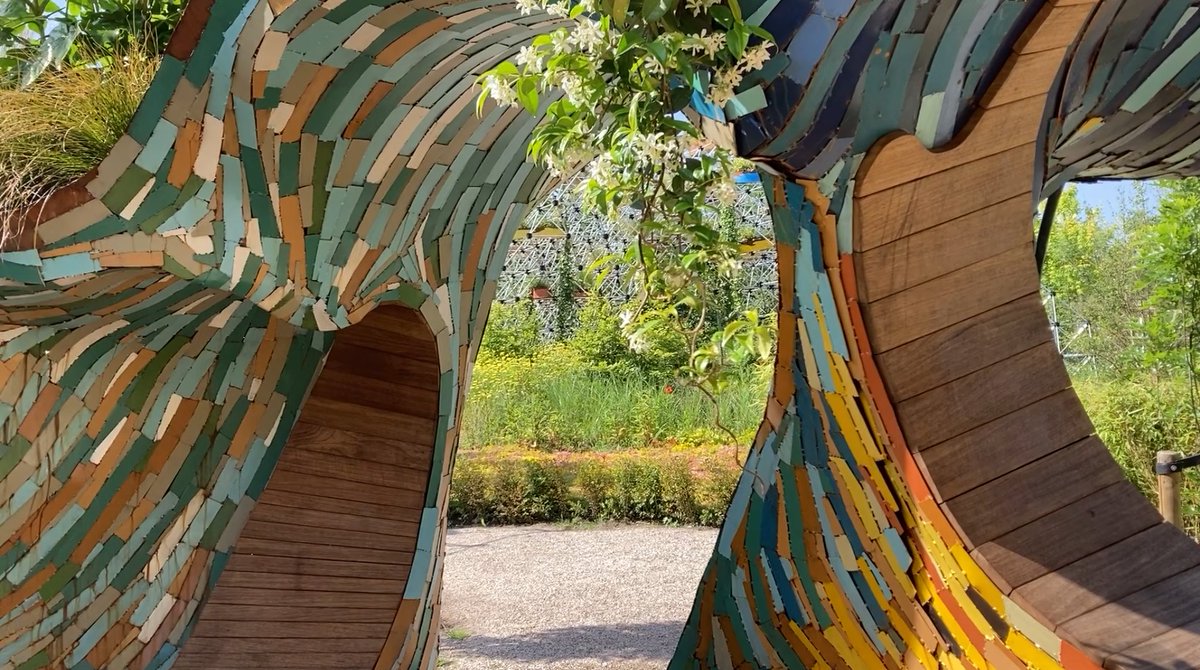 RietWartenbergh's tweet photo. Treeport Zundert > duidelijk geïnspireerd door Vincent van Gogh #buizenconstructie #stroken van #ijzer #Floriade #Almere #Flevoland
https://t.co/haROoPjeK1 https://t.co/WhTjUwU92L