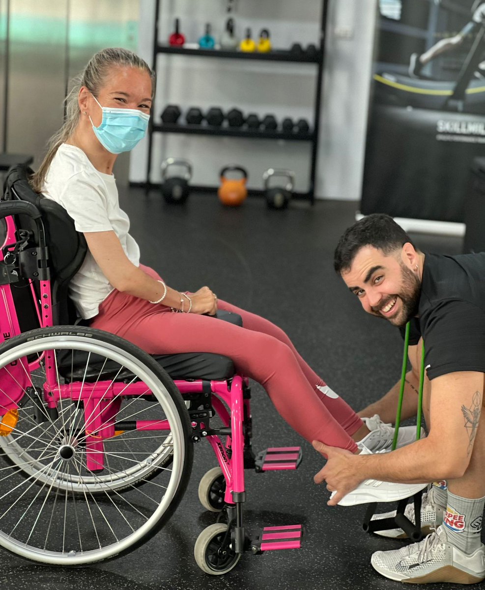 HS_Academia's tweet photo. Nuestra misión es tu felicidad y nuestra herramienta el ejercicio de fuerza, siguiendo una metodología contrastada por el mejor conocimiento científico disponible.

--- 🏋🏼‍♀️🤼‍♀️🤸🏾‍♀️🧘🏼‍♂️⛹🏻‍♀️🚴🏼 ---

💪 #EspírituHealthSpace
🖥 https://t.co/wsLPQQrZJf
📌 Vigo - Valencia - Tenerife https://t.co/agQOrejwk3