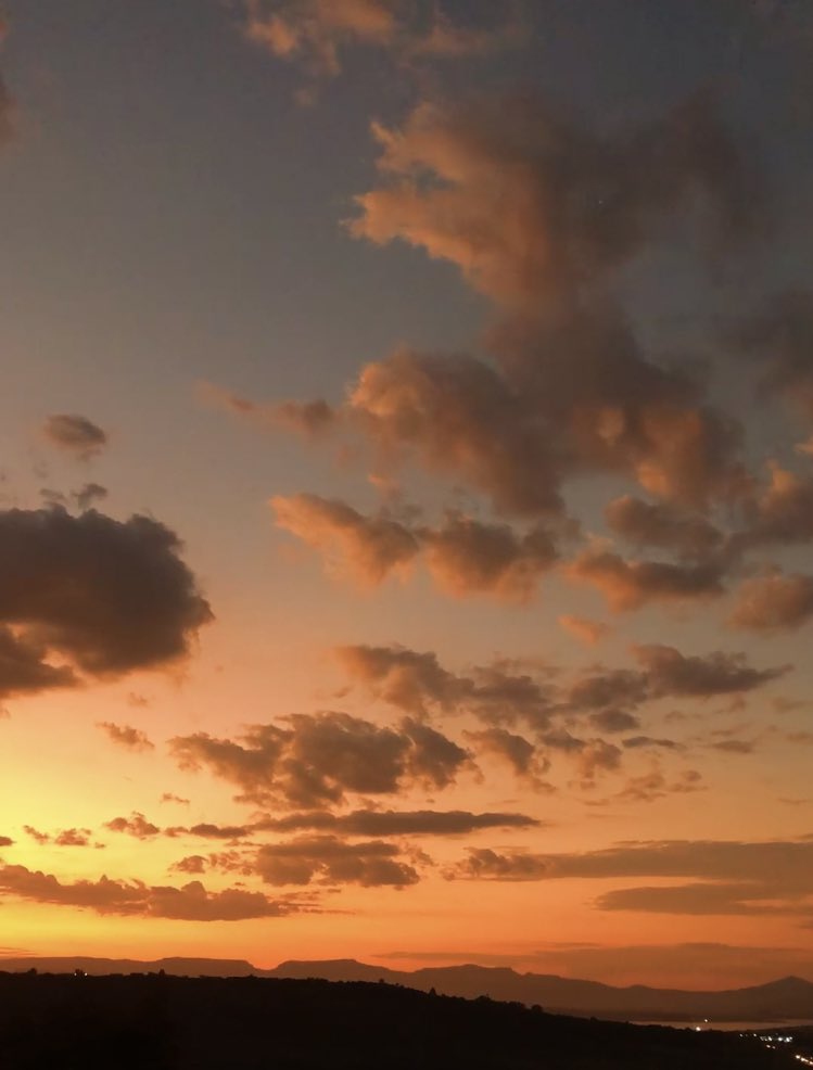 juwairi_yyah's tweet photo. june in sunsets 🌥 https://t.co/tic5Cs3qiY