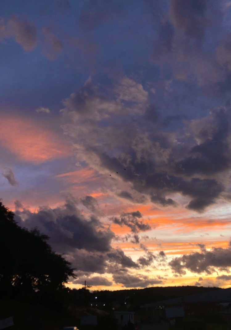 juwairi_yyah's tweet photo. june in sunsets 🌥 https://t.co/tic5Cs3qiY