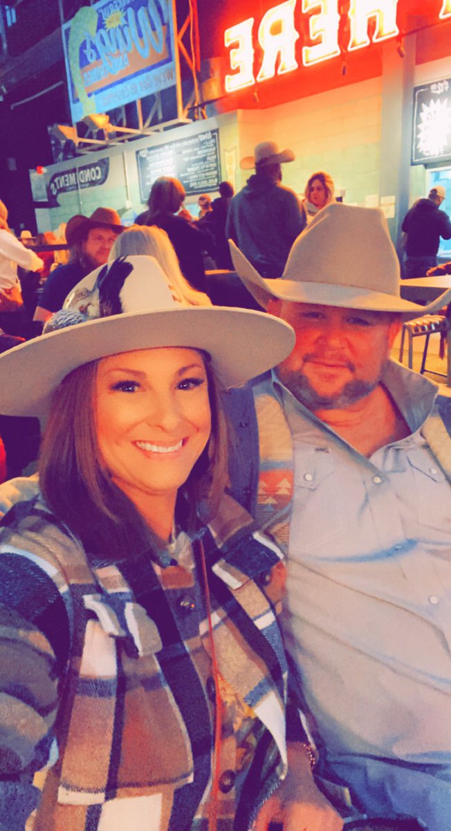 Tara Tullos tweet media