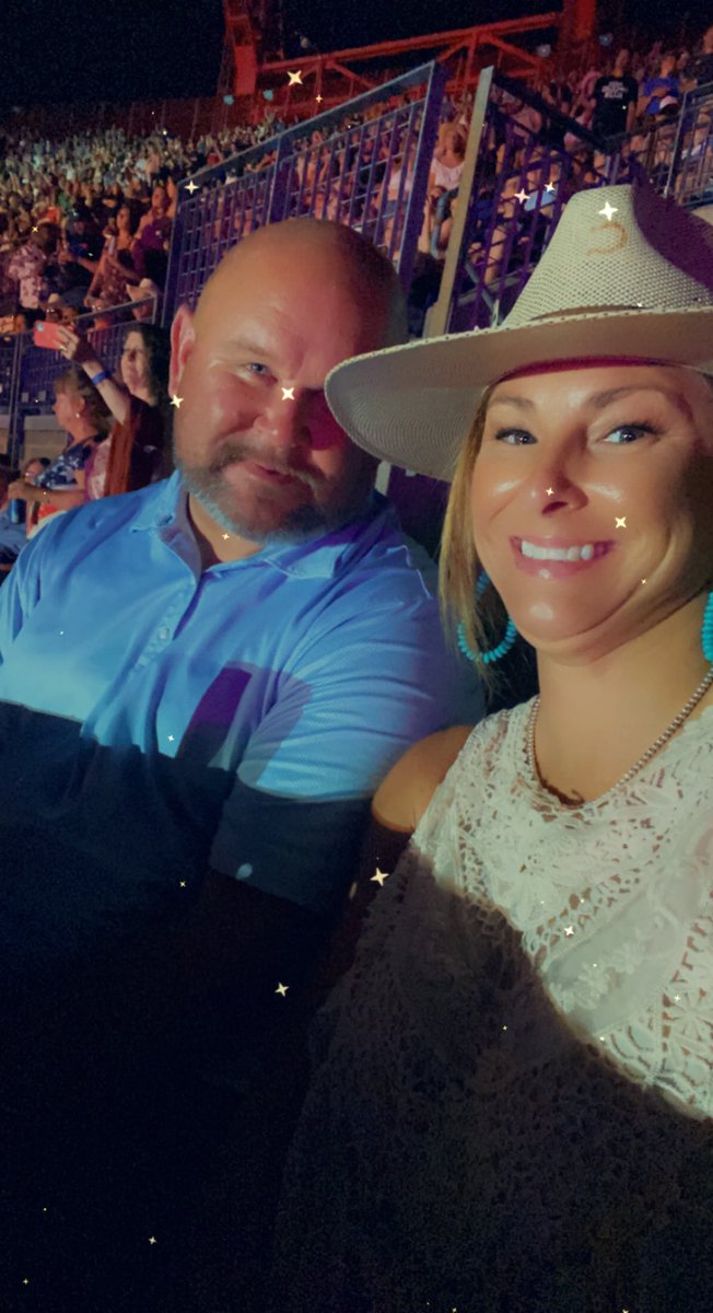 Tara Tullos tweet media