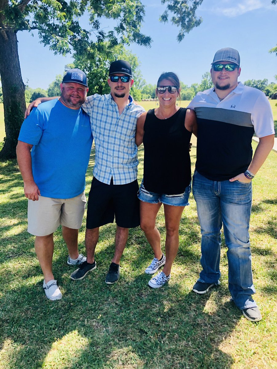 Tara Tullos tweet media