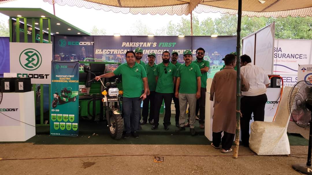 PakWheels's tweet photo. PakWheels is delighted to thank our proud sponsors and cast of "Carma: The Movie" for participating in the success of Karachi Car Mela 2022.
#PakWheels #KamranEnterprises #BankIslami #EcoDost #AsiaInsurance #DubaiBankIslamic #JubileeInsurance #FaisalBank #CarmaTheMovieCast https://t.co/TrEbaKGawo