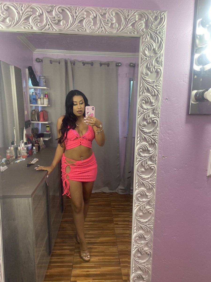 05Amiah's tweet photo. real life barbie. https://t.co/RFYXnqJtKs