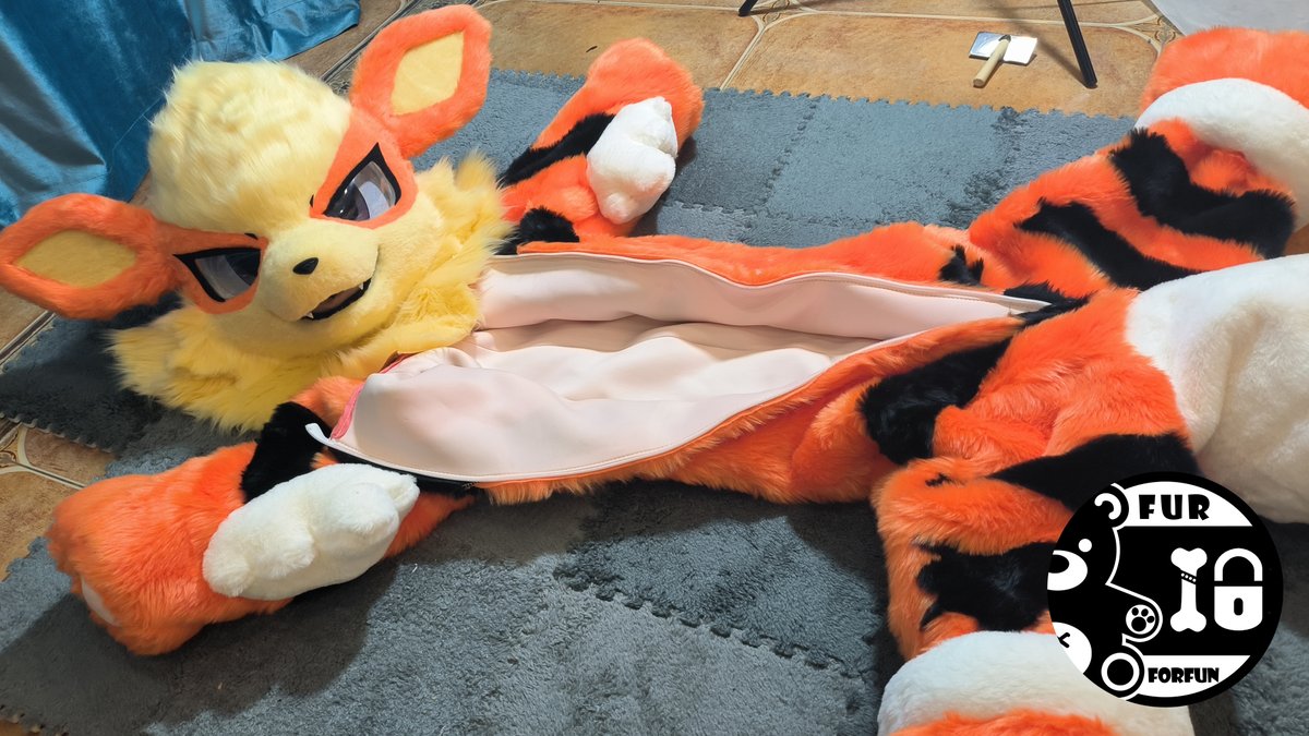 Pocky→commission→Open tweet media