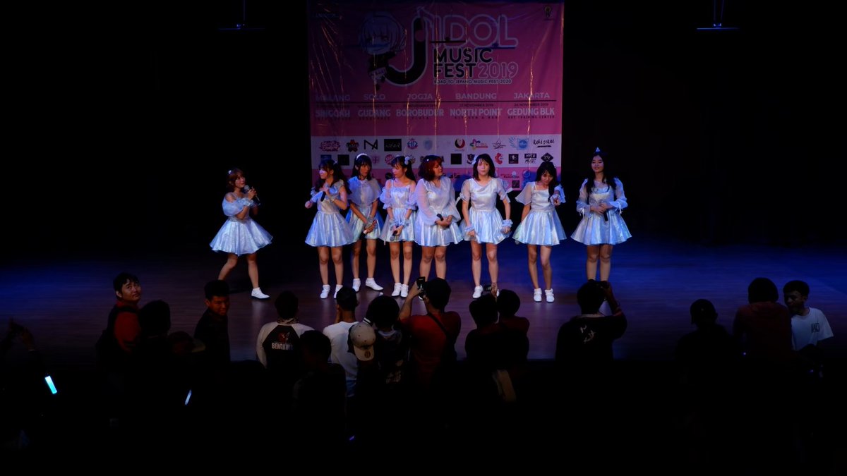 asyuni_'s tweet photo. here's to never growing up~ https://t.co/RRb7Gb8Tsx