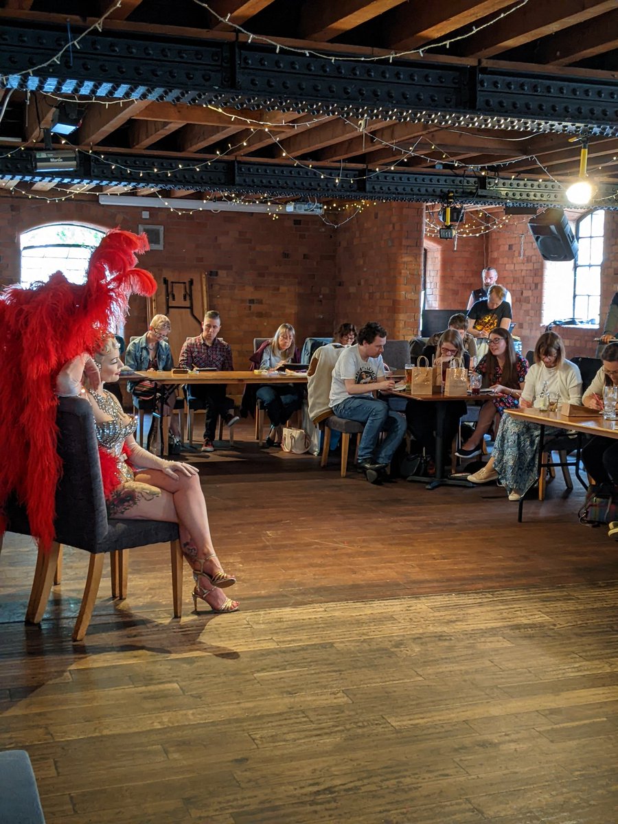 DrSketchyNotts's tweet photo. Today's performer was singer, pin up model and burlesque showgirl Baby Daisy!

Our next show is Saturday 18 September. Get it in your diary! 

#lifedrawing #drsketchy #drsketchynottingham #whatsonnottingham https://t.co/G4orM3sD9S