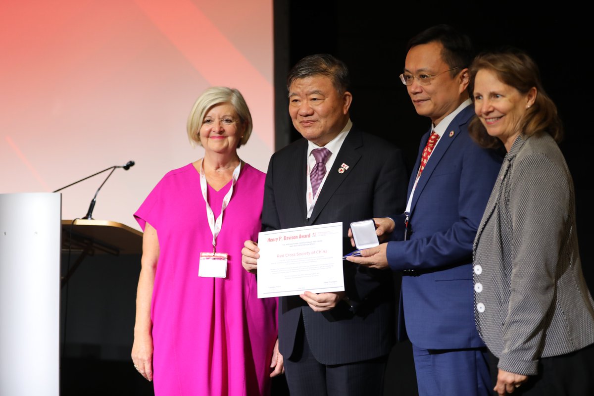 ifrc's tweet photo. Congratulations to the awardees of the Henry Davison awards!

#RCRC22 https://t.co/zc9ekFCewh