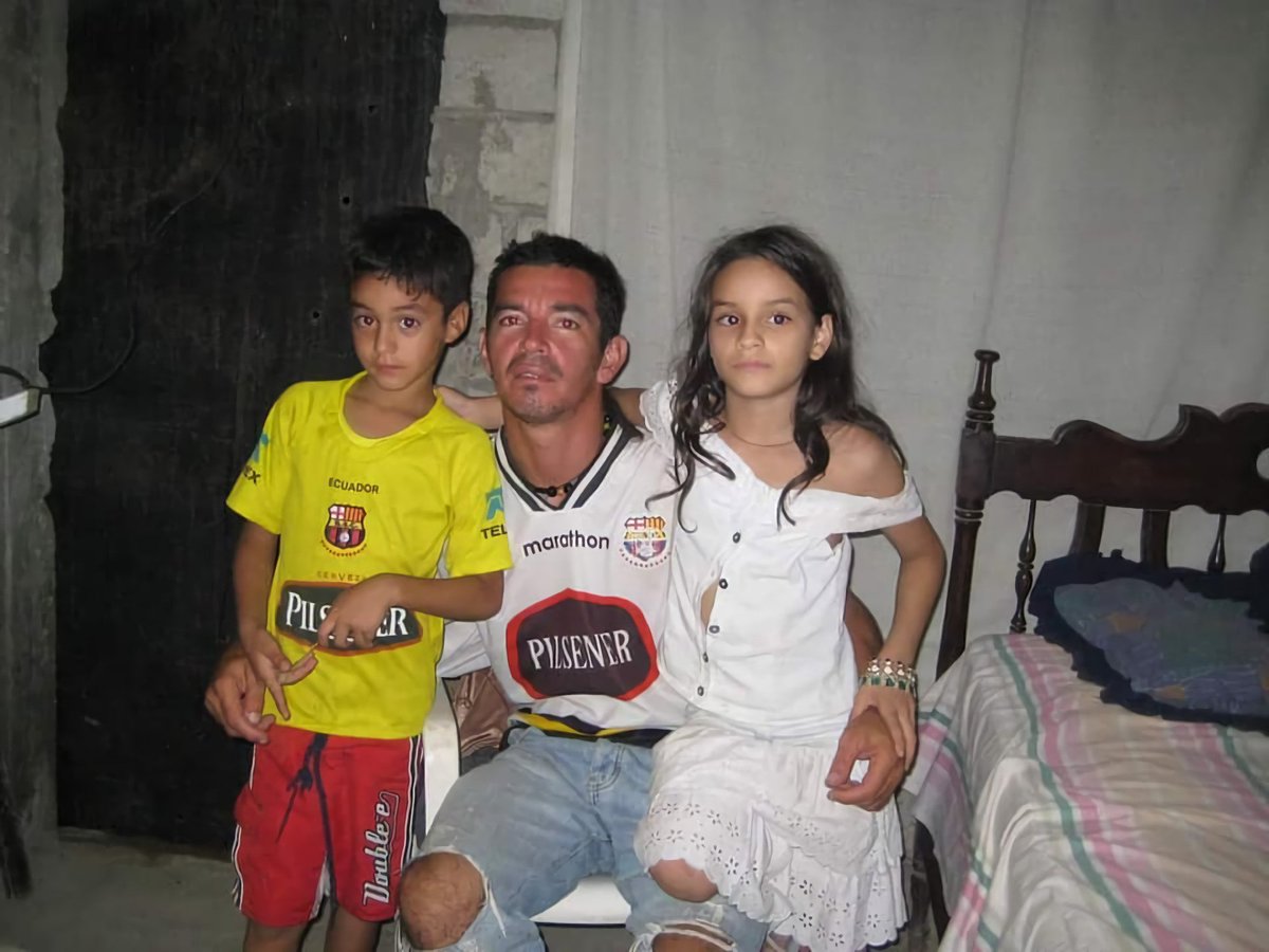 Chanchope17's tweet photo. Feliz día a el, el que me hizo de Barcelona y me llevó al monumental por primera vez, te amo viejo hoy, mañana y siempre estaré agradecido con todo.

Feliz día viejo 💛 https://t.co/k3ObdZfwYQ