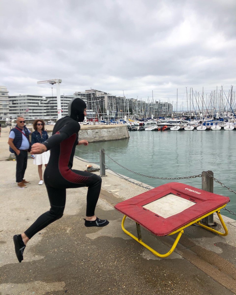 LHsansfiltre's tweet photo. Finalement petit rab de plongeons mais j’étais obligé de les shooter quand je les ai vu se préparer 💦🤣👏👏😍💪💪💦 kool les gars  #parkour 👏👏💪 #plongeons #port #plongeurs #quai #tremplin #diving #harbor #sunnyday☀️#nuages https://t.co/Eo7HBNFphj