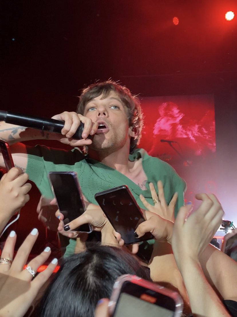 lou’s slave tweet media