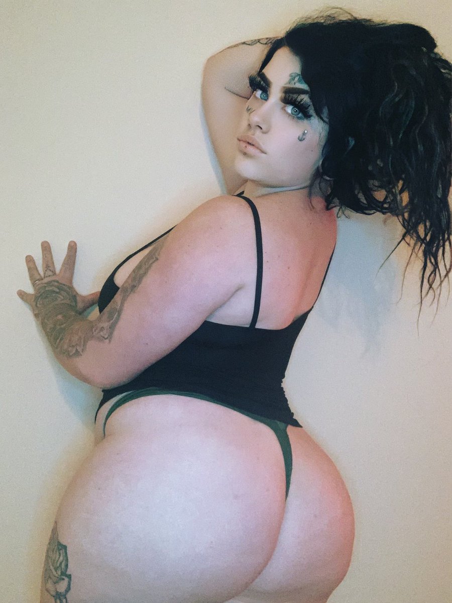 itsjustmeshade's tweet photo. That asssss 🤑 https://t.co/lQgBtZRJPn