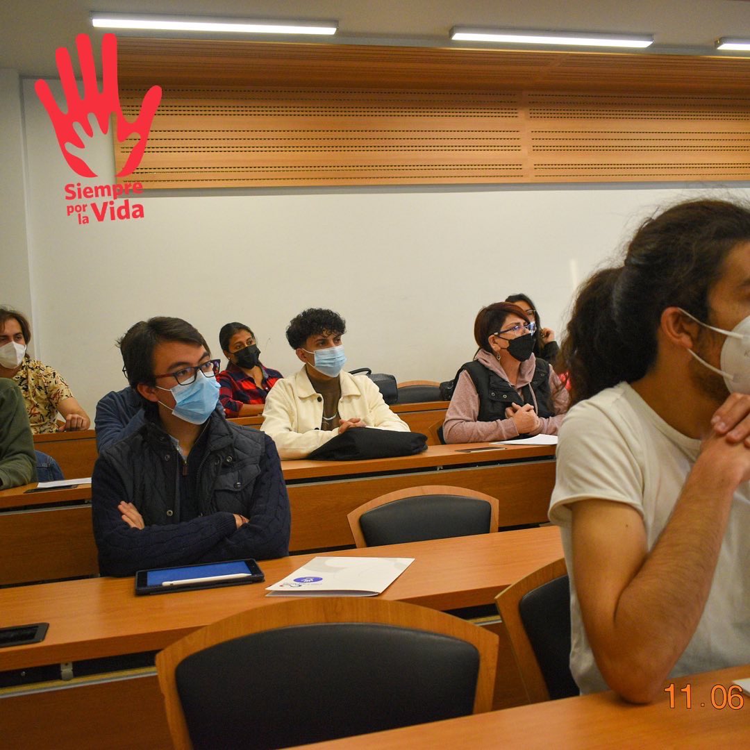 En la última de 6 sesiones realizamos la graduación de la Escuela de Líderes Pro-Vida. Además de oír a @Ktymontealegre y al Dr. Nicolás Fernández. 🗳🏥

¡Felicitaciones a los nuevos líderes! Los invitamos a seguir participando y comprometerse con la defensa de la vida. 🎓👏