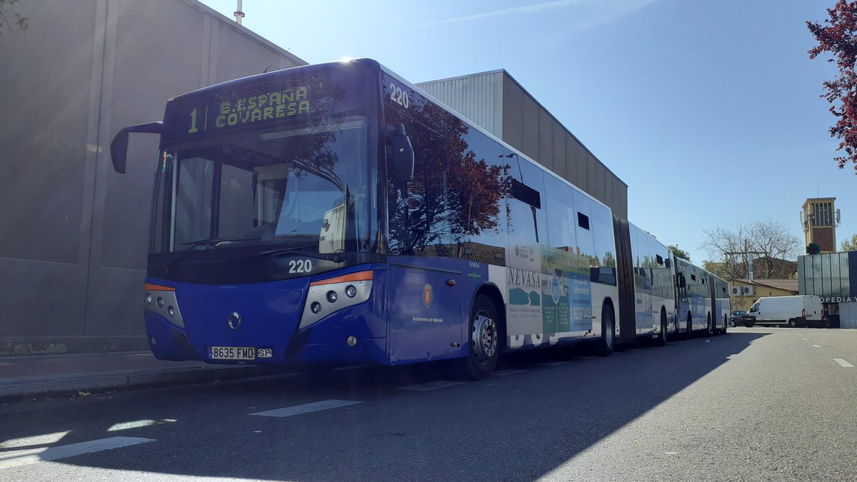 Vitrasas's tweet photo. Auvasa Bus №220 Línea 1 https://t.co/4rjmMmcPyg
