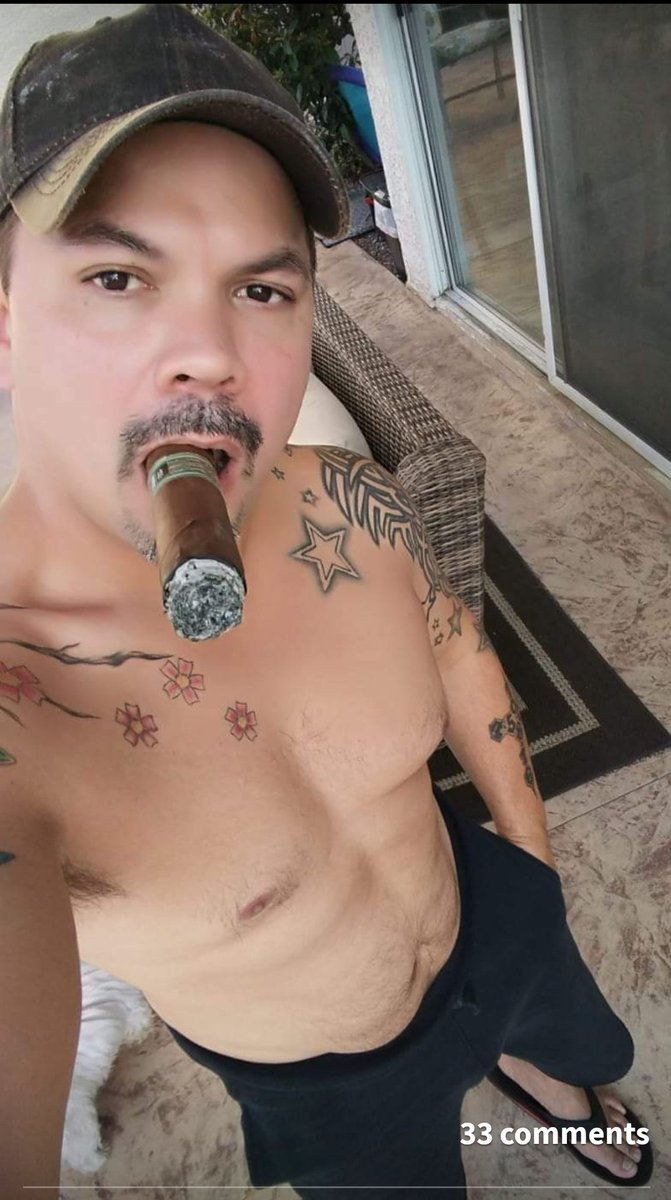 Vegas_Cum_Pig's tweet photo. #fathersdaysurprise #CigarDaddy #cigarporn #cigarplay #cumwhore #HappyFathersDay https://t.co/v9G8WbU91u