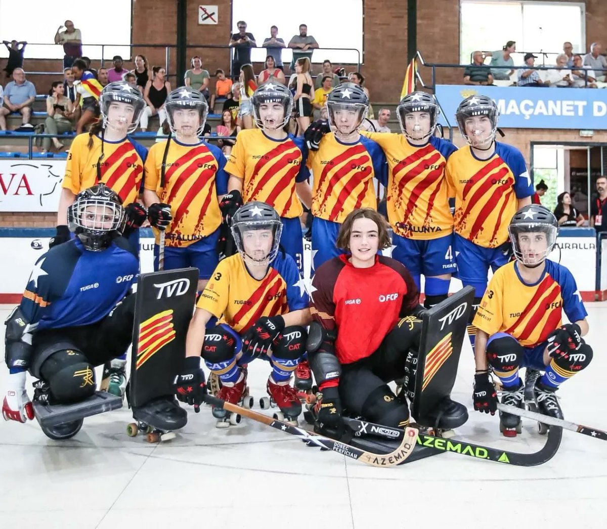 Club Patí Torrelles (@cpatitorrelles) on Twitter photo Des del nostre club, volem donar
l´enhorabona a la nostra jugadora Nuria Sancho, proclamant-se campiona d´Espanya amb la Selecció Catalana.
Moltes felicitats <a href="/nuria_5ss/">Nuria Sancho</a>
#amunttorrelles
#unpetitgranclub
#clubpatitorrelles Des del nostre club, volem donar
l´enhorabona a la nostra jugadora Nuria Sancho, proclamant-se campiona d´Espanya amb la Selecció Catalana.
Moltes felicitats <a href="/nuria_5ss/">Nuria Sancho</a>
#amunttorrelles
#unpetitgranclub
#clubpatitorrelles